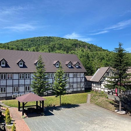 苫鹉格雷西贝提酒店 占冠村 外观 照片