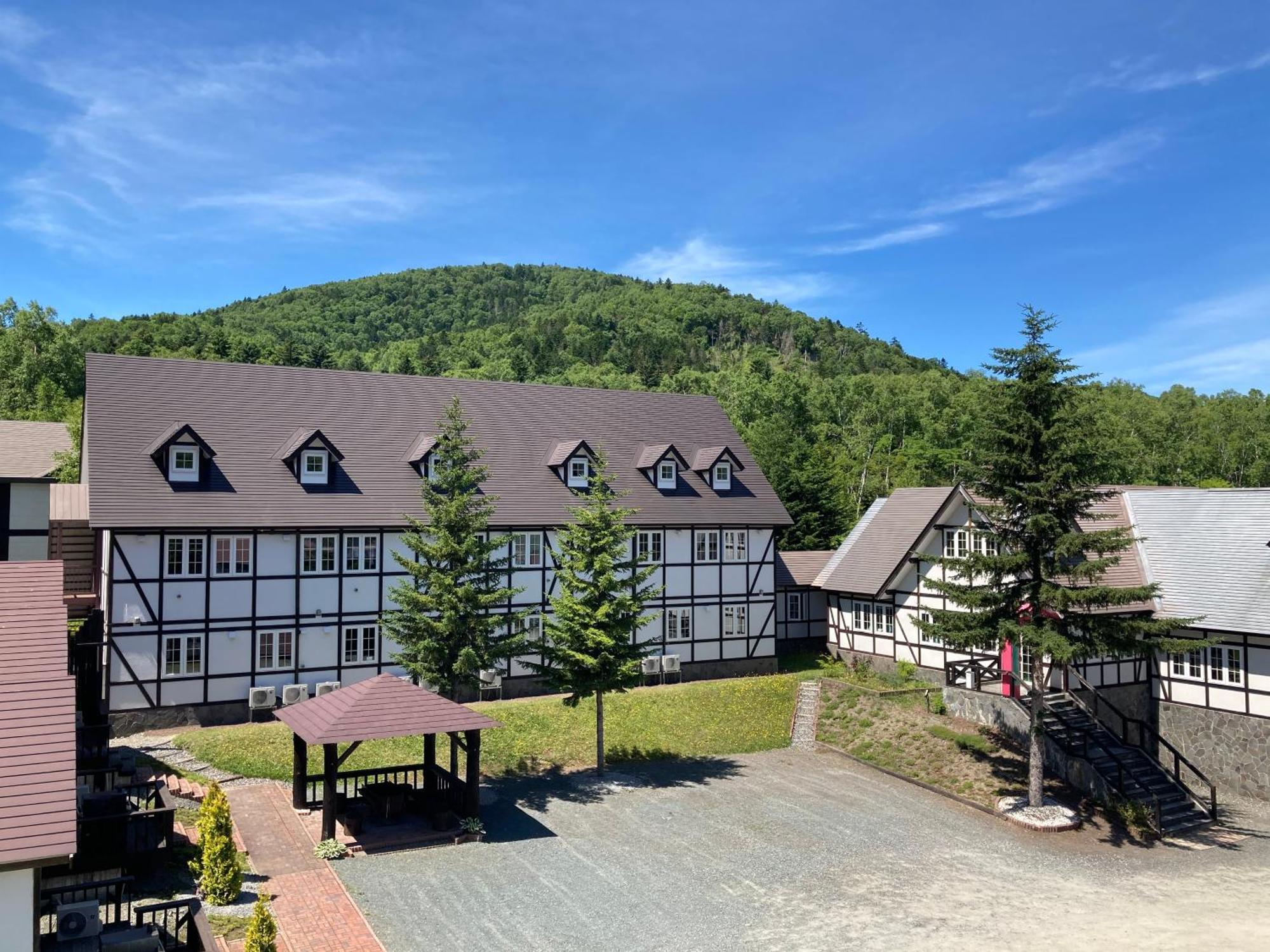 苫鹉格雷西贝提酒店 占冠村 外观 照片