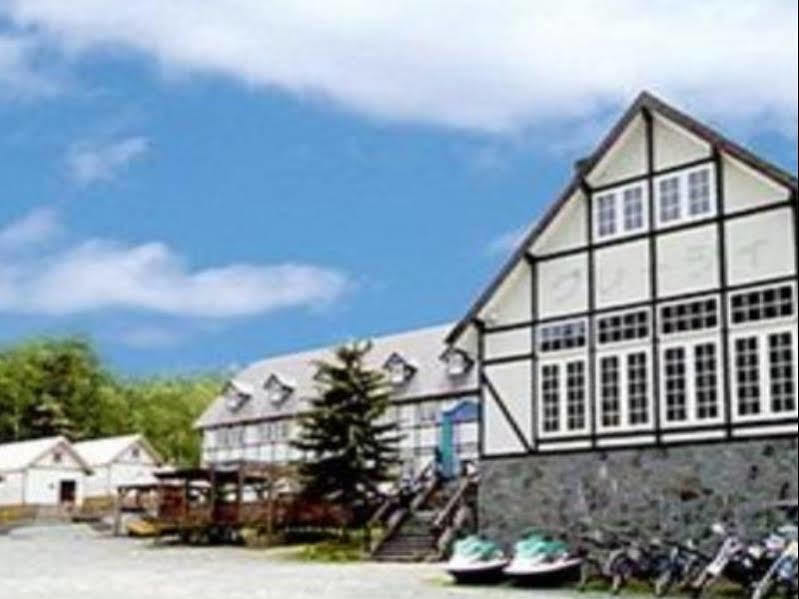 苫鹉格雷西贝提酒店 占冠村 外观 照片
